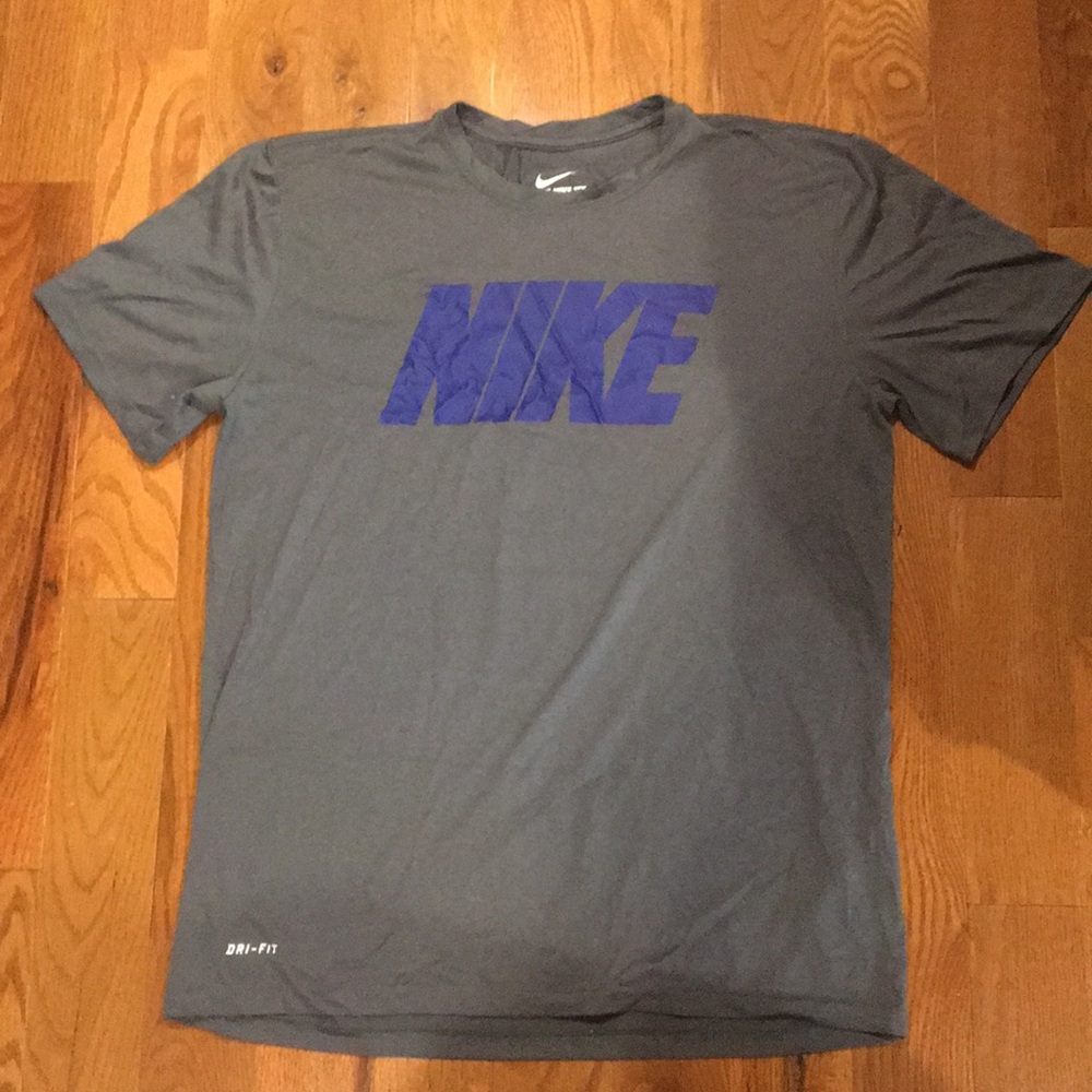 Nike Athletic Tee Men’s L